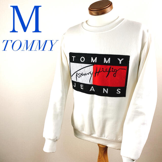 TOMMY(トミー)のトミー　ジーンズ　TOMMY JEANS ホワイト　白　トレーナー　春コーデ メンズのトップス(スウェット)の商品写真