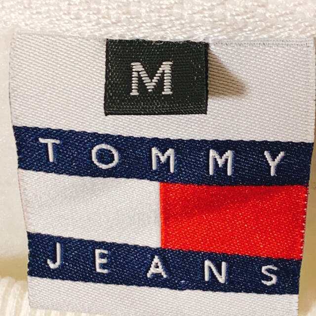 TOMMY(トミー)のトミー　ジーンズ　TOMMY JEANS ホワイト　白　トレーナー　春コーデ メンズのトップス(スウェット)の商品写真