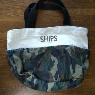 シップスフォーウィメン(SHIPS for women)のships タッセルポケットトートバッグ　カモフラージュ柄(トートバッグ)