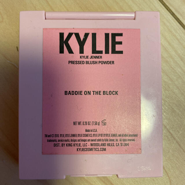 Kylie Cosmetics(カイリーコスメティックス)のKYLIE チーク コスメ/美容のベースメイク/化粧品(チーク)の商品写真