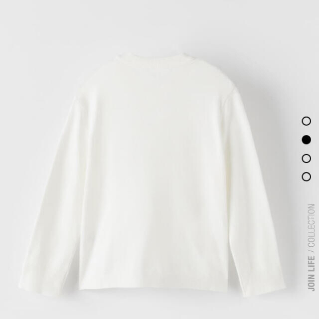 ZARA(ザラ)のフェイクパール付きニットセーター　エクリュ レディースのトップス(ニット/セーター)の商品写真