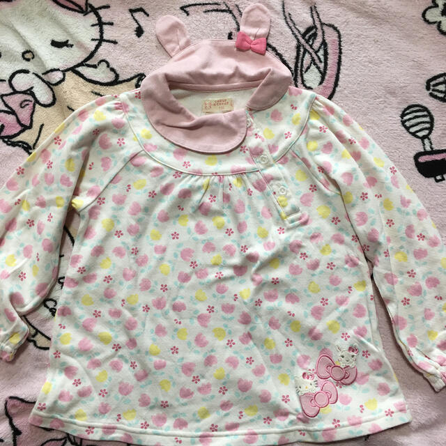 coeur a coeur(クーラクール)のクーラクール　キティコラボ　プルオーバー　110 キッズ/ベビー/マタニティのキッズ服女の子用(90cm~)(Tシャツ/カットソー)の商品写真