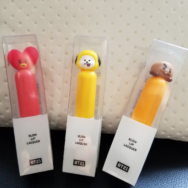 BT21 リップグロー3点セット コスメ/美容のベースメイク/化粧品(リップグロス)の商品写真