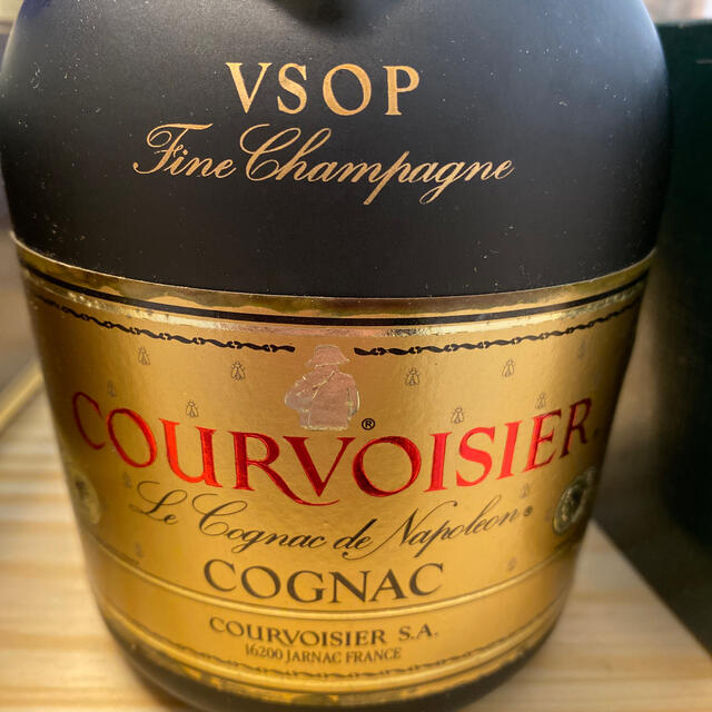 サントリー(サントリー)の古酒　COURVOISIER クルボアジェ VSOP ファインシャンパーニュ 食品/飲料/酒の酒(ブランデー)の商品写真
