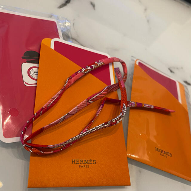 Hermes(エルメス)のHERMESシルクリボン　非売品　2本セット レディースのファッション小物(バンダナ/スカーフ)の商品写真