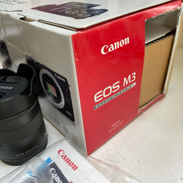 Canon(キヤノン)のキヤノン　EOS M3 ダブルレンズキット(18-55mm、22mm) スマホ/家電/カメラのカメラ(ミラーレス一眼)の商品写真