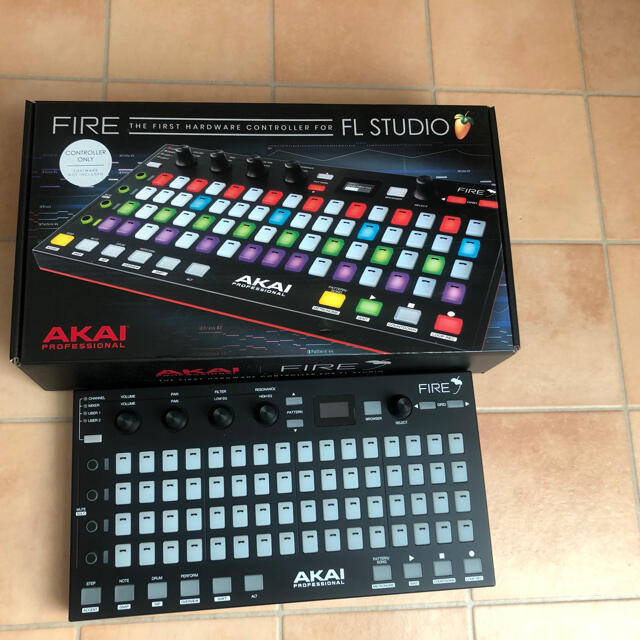 akai fire 楽器のDTM/DAW(MIDIコントローラー)の商品写真