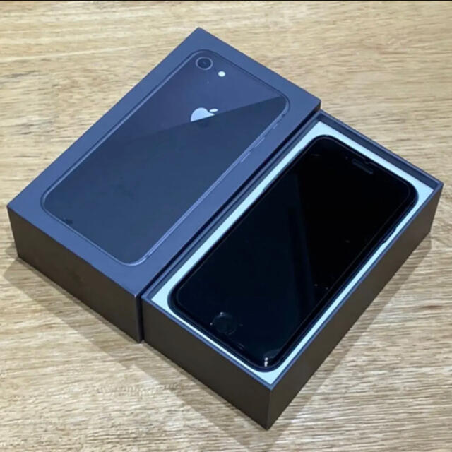 スマートフォン/携帯電話★ iPhone 8 Space Gray 64 GB docomo