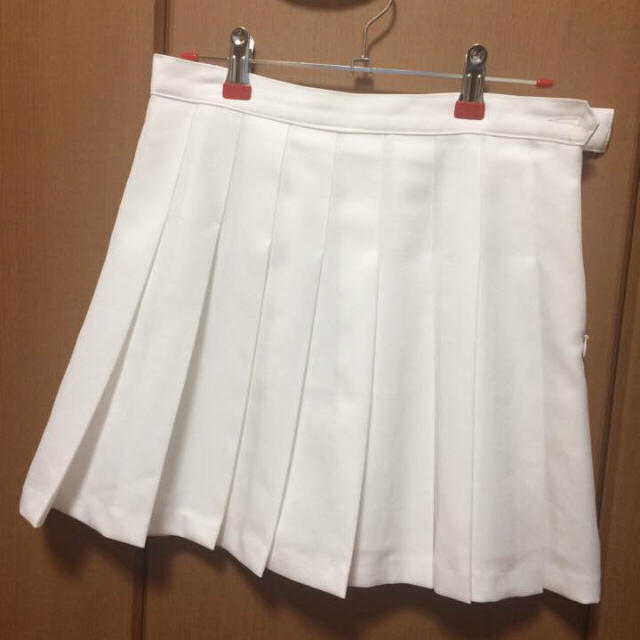 mixxmix(ミックスエックスミックス)の白 テニススカート レディースのスカート(ミニスカート)の商品写真