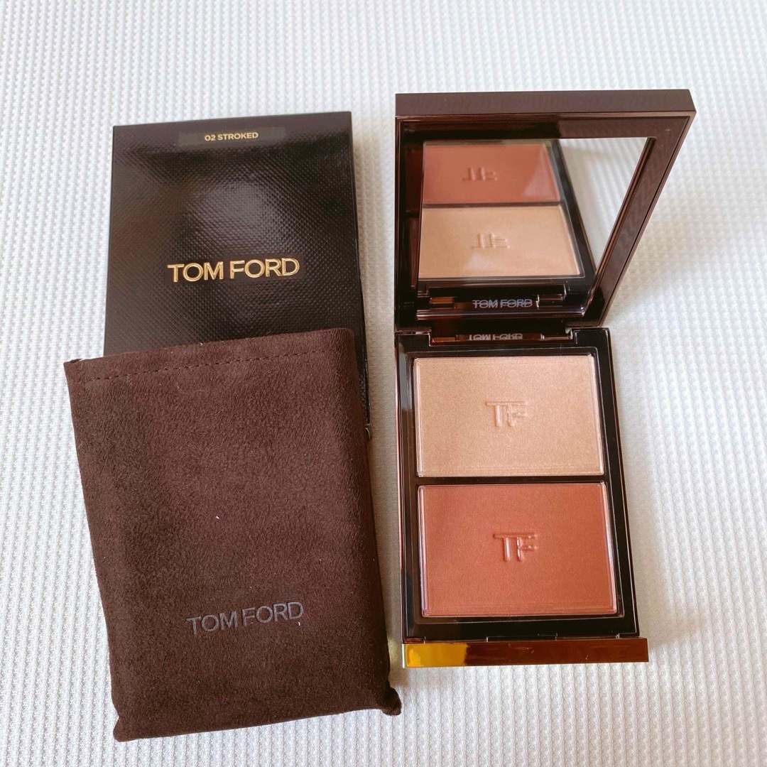 TOM FORD(トムフォード)の【Yaris様専用】トムフォード コントゥーリング チーク カラー デュオ 2点 コスメ/美容のベースメイク/化粧品(チーク)の商品写真