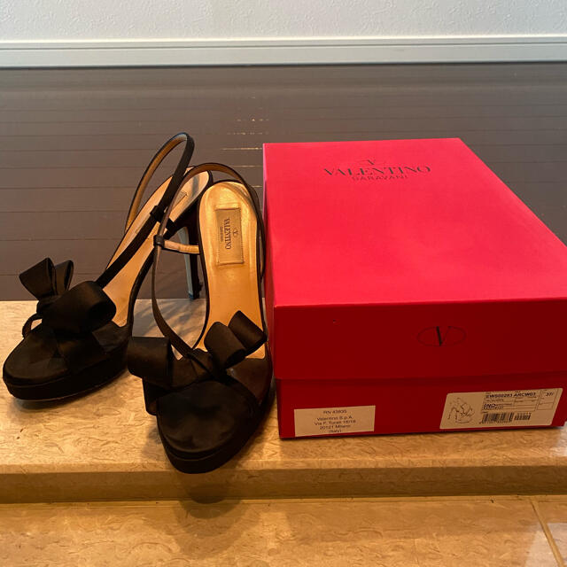 VALENTINO(ヴァレンティノ)のバレンティノValentino パンプス レディースの靴/シューズ(サンダル)の商品写真