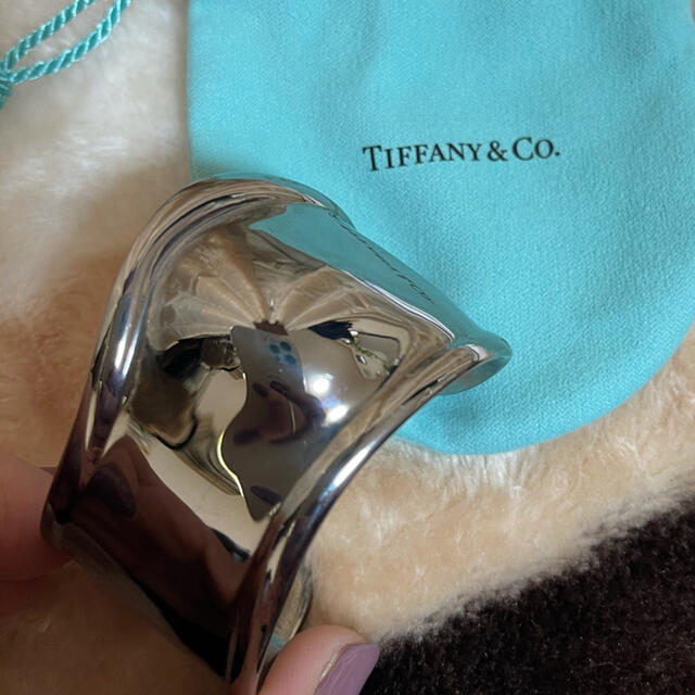 Tiffany & Co.(ティファニー)のティファニー　ボーンカフ　スモール　エレサペレッティ　バングル　ブレスレット　 レディースのアクセサリー(ブレスレット/バングル)の商品写真