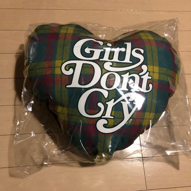 Girls don't cry 伊勢丹限定 クッション ピロー 新品未開封