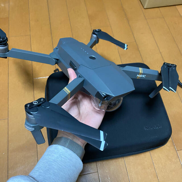 Apple(アップル)のDJI Mavic Pro  エンタメ/ホビーのおもちゃ/ぬいぐるみ(ホビーラジコン)の商品写真