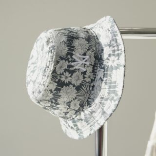 ニューエラー(NEW ERA)のkith newera aster floral hat(ハット)