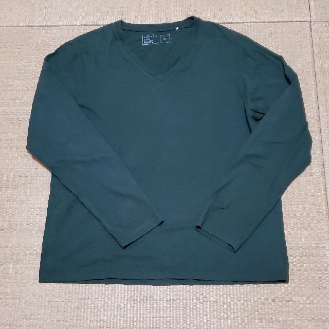 GU(ジーユー)のGU 長袖Vネックカットソー GREEN メンズのトップス(Tシャツ/カットソー(七分/長袖))の商品写真