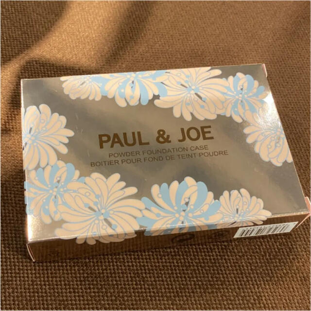 PAUL & JOE(ポールアンドジョー)のポールアンドジョー　ファンデーションケース　猫 コスメ/美容のベースメイク/化粧品(ファンデーション)の商品写真