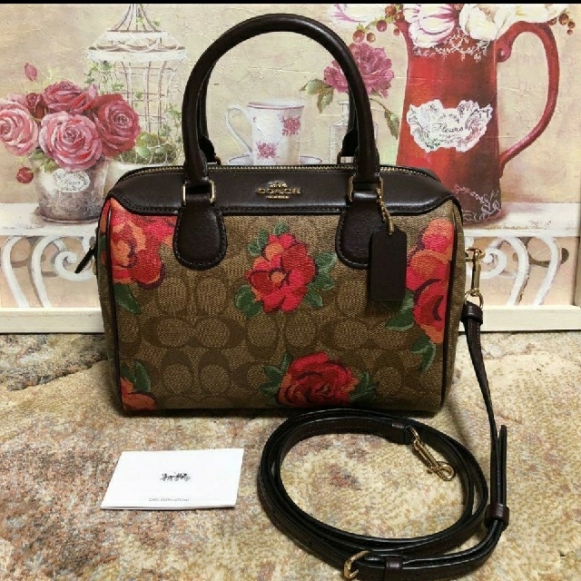 COACH(コーチ)の新品未使用！コーチ即完売したバラの花柄のミニボストンバッグ★ COACH本物  レディースのバッグ(ボストンバッグ)の商品写真