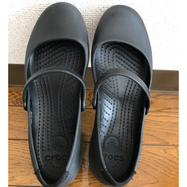 crocs(クロックス)のクロックス　アリスワーク　w8 ブラック レディースの靴/シューズ(ハイヒール/パンプス)の商品写真