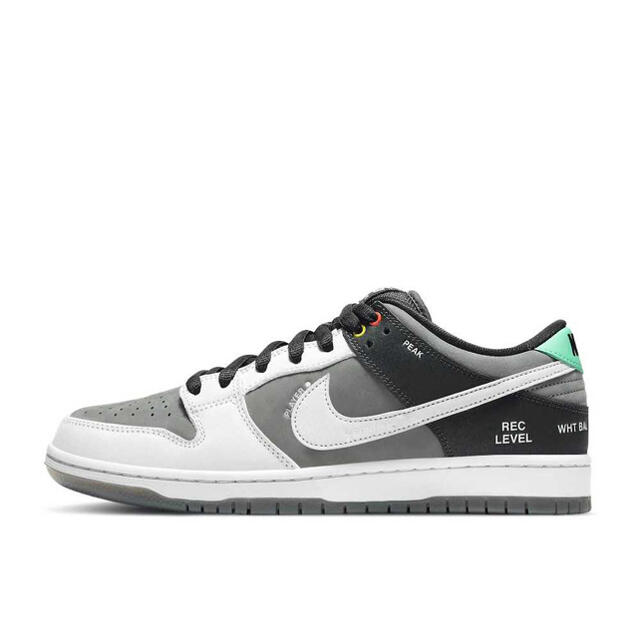 NIKE(ナイキ)のNIKE SB DUNK LOW PRO  VX1000 CAMCORDER メンズの靴/シューズ(スニーカー)の商品写真