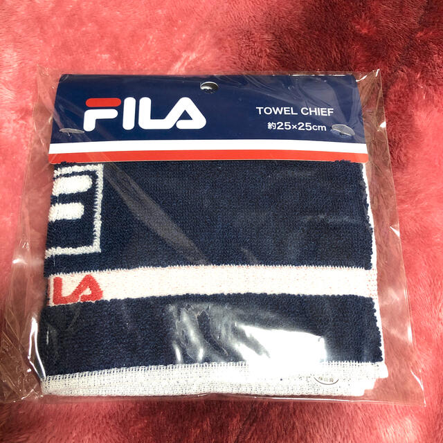 FILA(フィラ)の新品　FILA  タオルハンカチ メンズのファッション小物(ハンカチ/ポケットチーフ)の商品写真