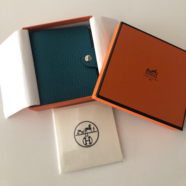 Hermes(エルメス)のエルメス ★ユリスミニ★ターコイズ★美品★ポストイット付 レディースのファッション小物(その他)の商品写真