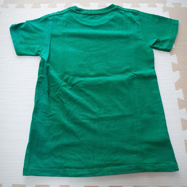 UNIQLO(ユニクロ)のUNIQLO Tシャツ 130cm キッズ/ベビー/マタニティのキッズ服男の子用(90cm~)(Tシャツ/カットソー)の商品写真