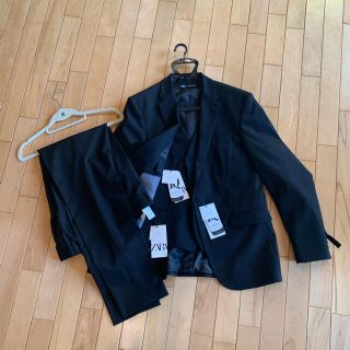 ザラ(ZARA)のZARA 黒スーツ メンズスーツ スリーピース 新品(セットアップ)