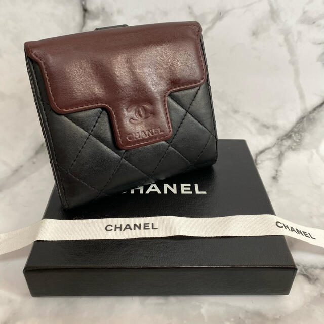 CHANEL(シャネル)の【本日限定値下げ☆美品】CHANEL 財布 ダブルホック / ブラック×ボルドー レディースのファッション小物(財布)の商品写真