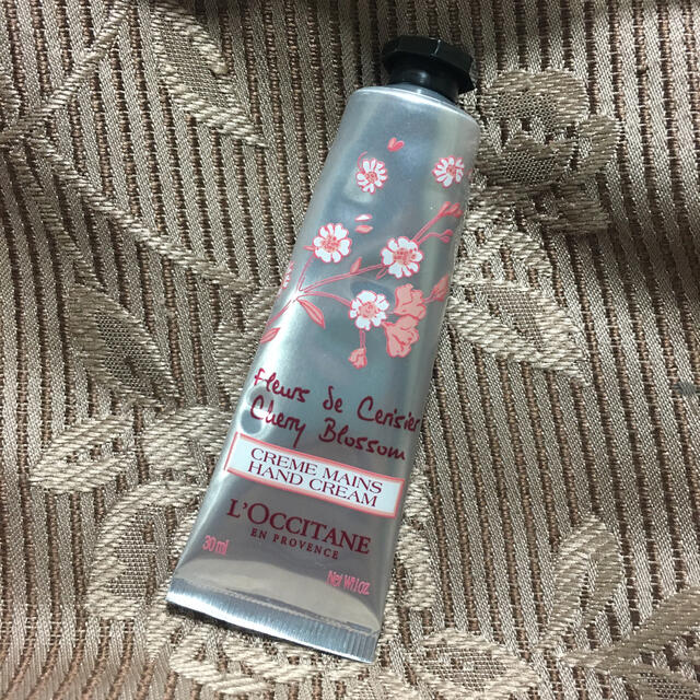 L'OCCITANE(ロクシタン)のロクシタン　ソフトハンドクリーム  コスメ/美容のボディケア(ハンドクリーム)の商品写真