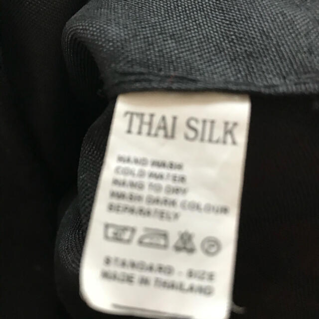 タイシルク　ショルダーバッグ　　お値下げ レディースのバッグ(ショルダーバッグ)の商品写真