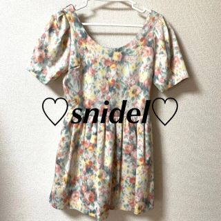 スナイデル(SNIDEL)の♡SNIDEL♡ 半袖　花柄ワンピース(ひざ丈ワンピース)