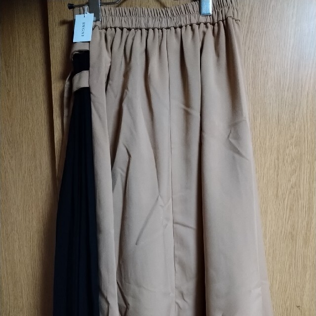 INGNI(イング)のINGNI新品 ベージューロングスカート レディースのスカート(ロングスカート)の商品写真