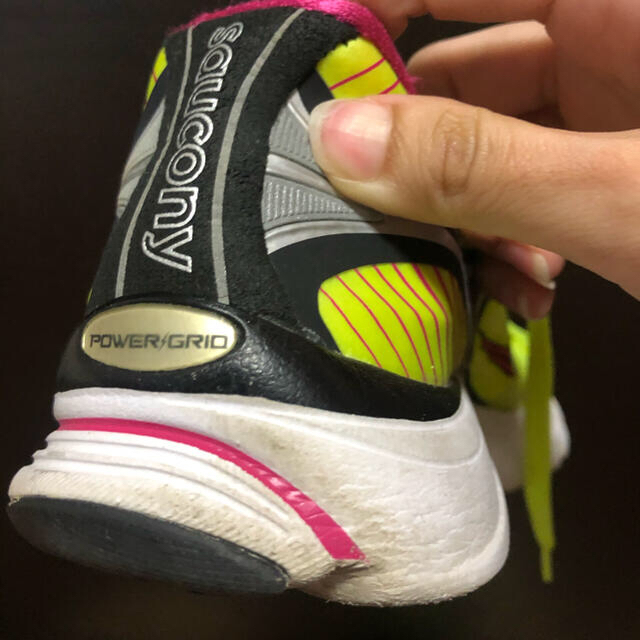 SAUCONY(サッカニー)のサッカニー　キンバラ4 スポーツ/アウトドアのランニング(シューズ)の商品写真