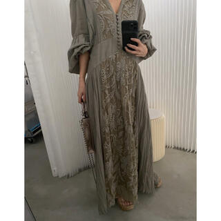 アメリヴィンテージ(Ameri VINTAGE)のAmeri   MEDI EMBROIDERY TULLE LACE DRESS(ロングワンピース/マキシワンピース)