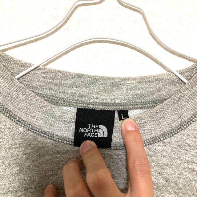 THE NORTH FACE(ザノースフェイス)の【超美品】ノースフェイス スウェット　トレーナー　刺繍ロゴ　グレー　L メンズのトップス(スウェット)の商品写真