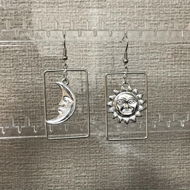 EVRIS(エヴリス)のEVRIS ピアス レディースのアクセサリー(ピアス)の商品写真