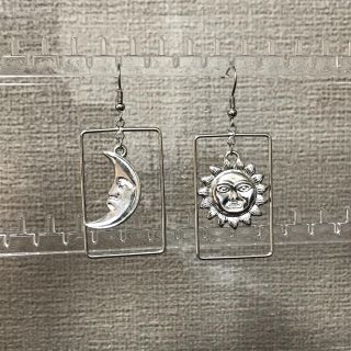 エヴリス(EVRIS)のEVRIS ピアス(ピアス)