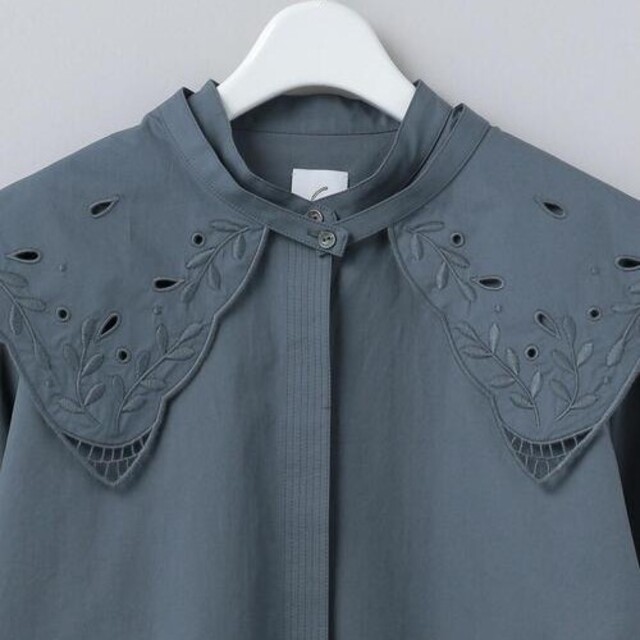 BEAUTY&YOUTH UNITED ARROWS(ビューティアンドユースユナイテッドアローズ)のROKU☆EMBROIDERY COLLAR ブラウス（ロク・6・fumika レディースのトップス(シャツ/ブラウス(長袖/七分))の商品写真