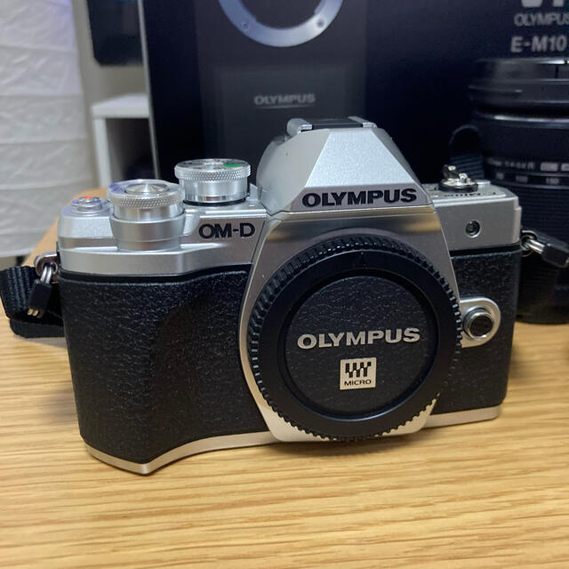 OLYMPUS(オリンパス)のまり様専用　OLYMPUS　OM-D　E-M10 markⅢ ダブルズームキット スマホ/家電/カメラのカメラ(ミラーレス一眼)の商品写真