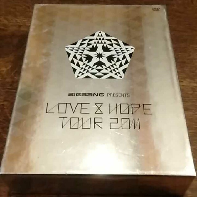 BIGBANG/2011DVD PRESENTS"LOVE&HOPE TOUR エンタメ/ホビーのDVD/ブルーレイ(ミュージック)の商品写真