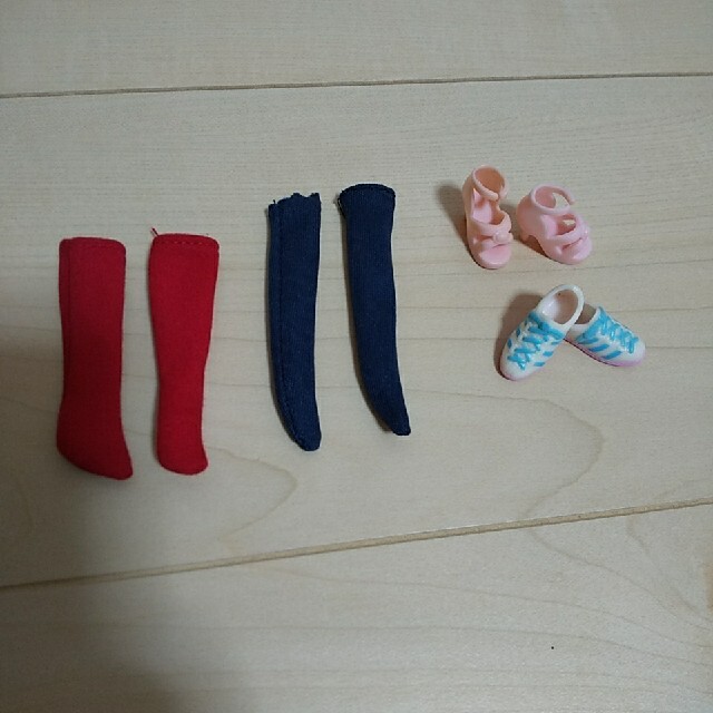 Takara Tomy(タカラトミー)のリカちゃん人形 靴 4足セット エンタメ/ホビーのおもちゃ/ぬいぐるみ(キャラクターグッズ)の商品写真