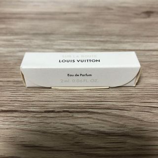 ルイヴィトン(LOUIS VUITTON)のLOUIS VUITTON ミニ香水 2ml SUR LA ROUTE(ユニセックス)