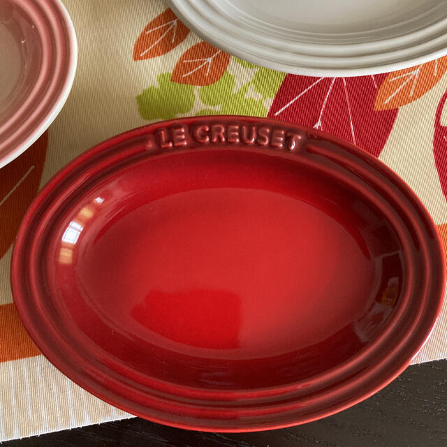 LE CREUSET(ルクルーゼ)の新品　ル・クルーゼ　ミニオーバル　プレート　3枚　ルクルーゼ インテリア/住まい/日用品のキッチン/食器(食器)の商品写真