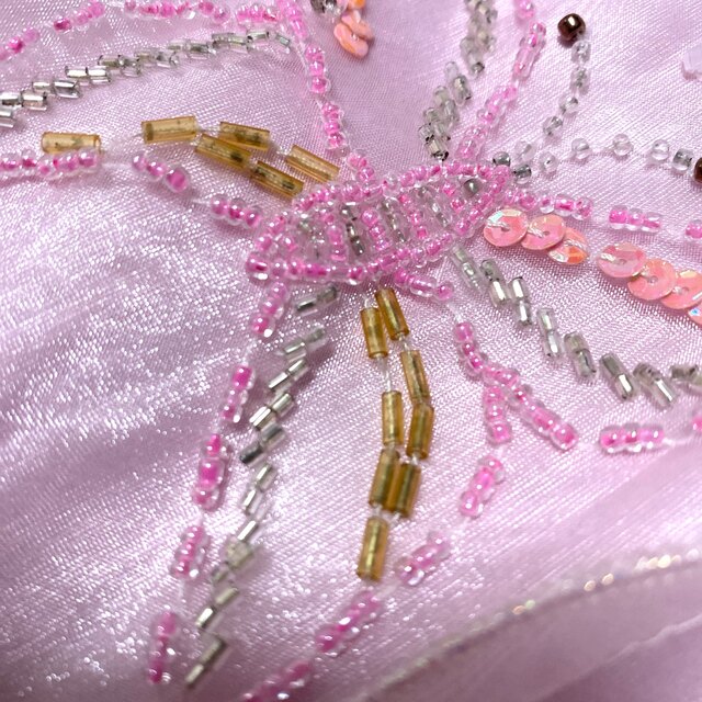 ファー付 ピンク シフォン ロングドレス バタフライ刺繍  レディースのフォーマル/ドレス(ロングドレス)の商品写真