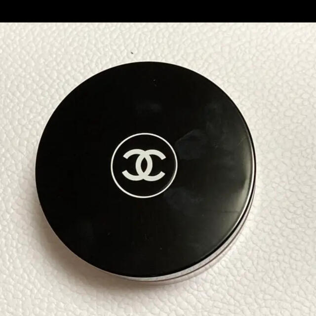 CHANEL(シャネル)のテト様専用　シャネル　パウダー　77 ムーンライト コスメ/美容のベースメイク/化粧品(フェイスパウダー)の商品写真