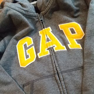 ギャップキッズ(GAP Kids)のGAP パーカー 130センチ(ジャケット/上着)