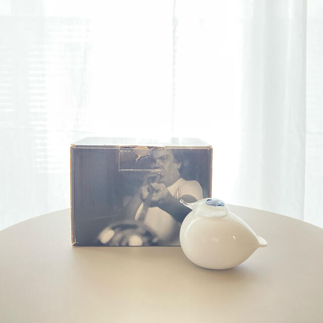 iittala(イッタラ)のPuffball ホワイト Oiva Toikka バード 箱、リーフレットあり インテリア/住まい/日用品のインテリア小物(置物)の商品写真
