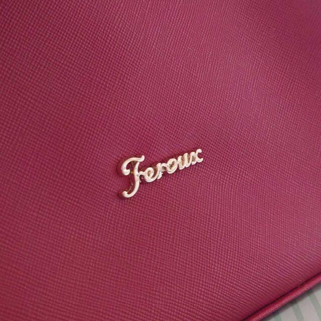 Feroux(フェルゥ)のferoux バッグ　赤 レディースのバッグ(ショルダーバッグ)の商品写真