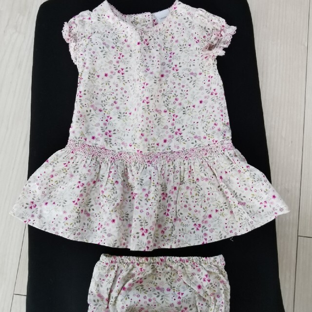 babyGAP(ベビーギャップ)のベビーギャップ　ワンピース　70cm キッズ/ベビー/マタニティのベビー服(~85cm)(ワンピース)の商品写真